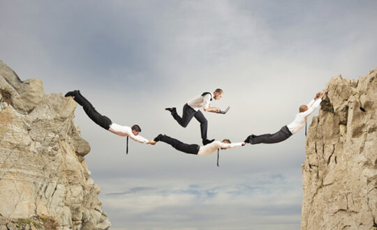 CARA TEPAT MENJADI PEMIMPIN YANG DIPERCAYA; SIMAK 5 (LIMA) FAKTOR INI AGAR SEORANG PEMIMPIN MENDAPATKAN KEPERCAYAAN COACH DR FAHMI