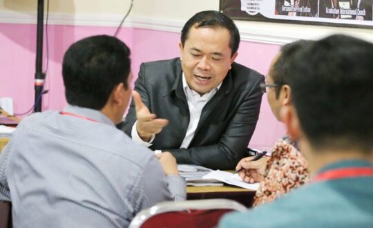 suasana-kegiatan-workshop-grounded-business-coaching-led-by-coach-dr-fahmi-7-768x512